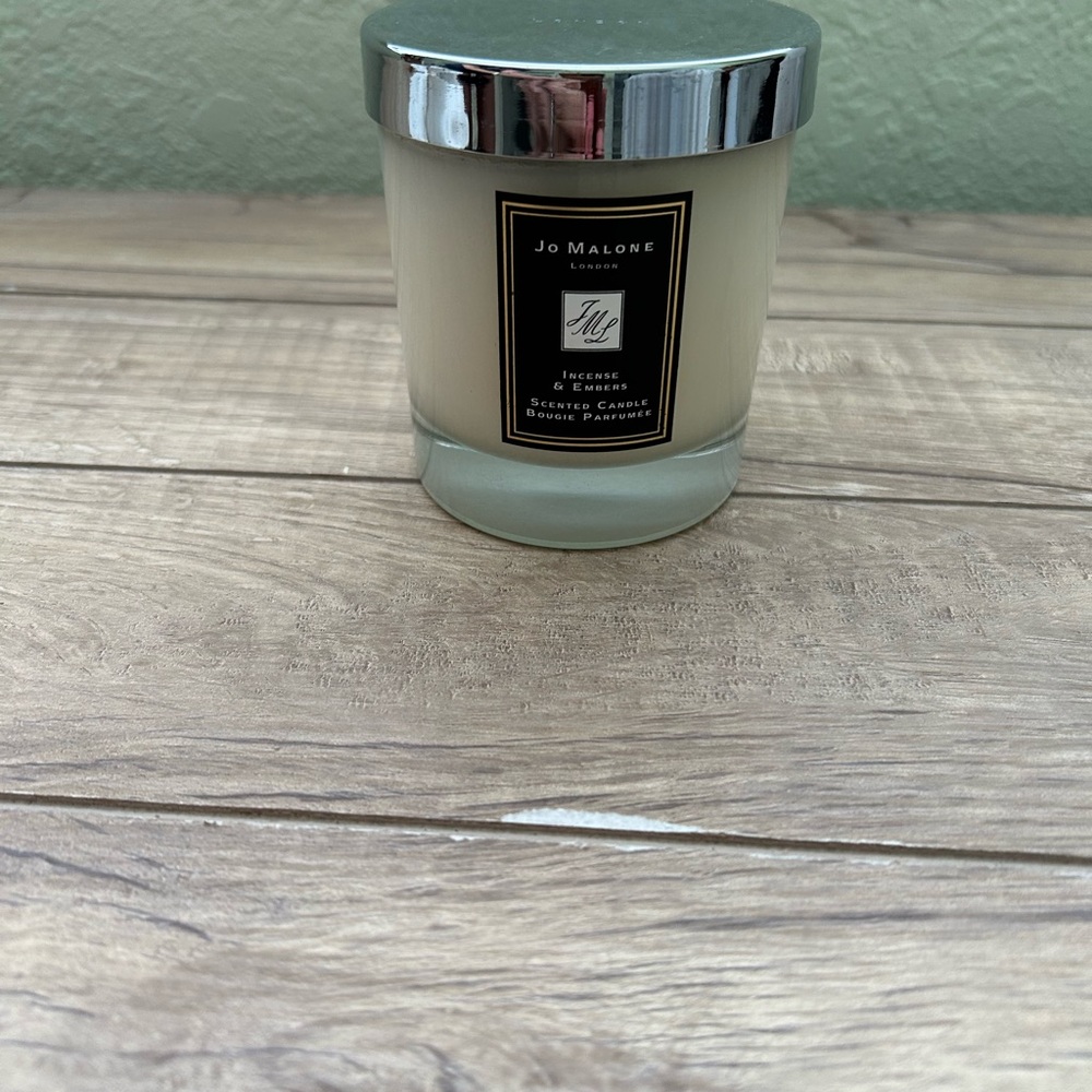 Jo Malone Cream Candle with Silver Lid - Picture 6 of 6